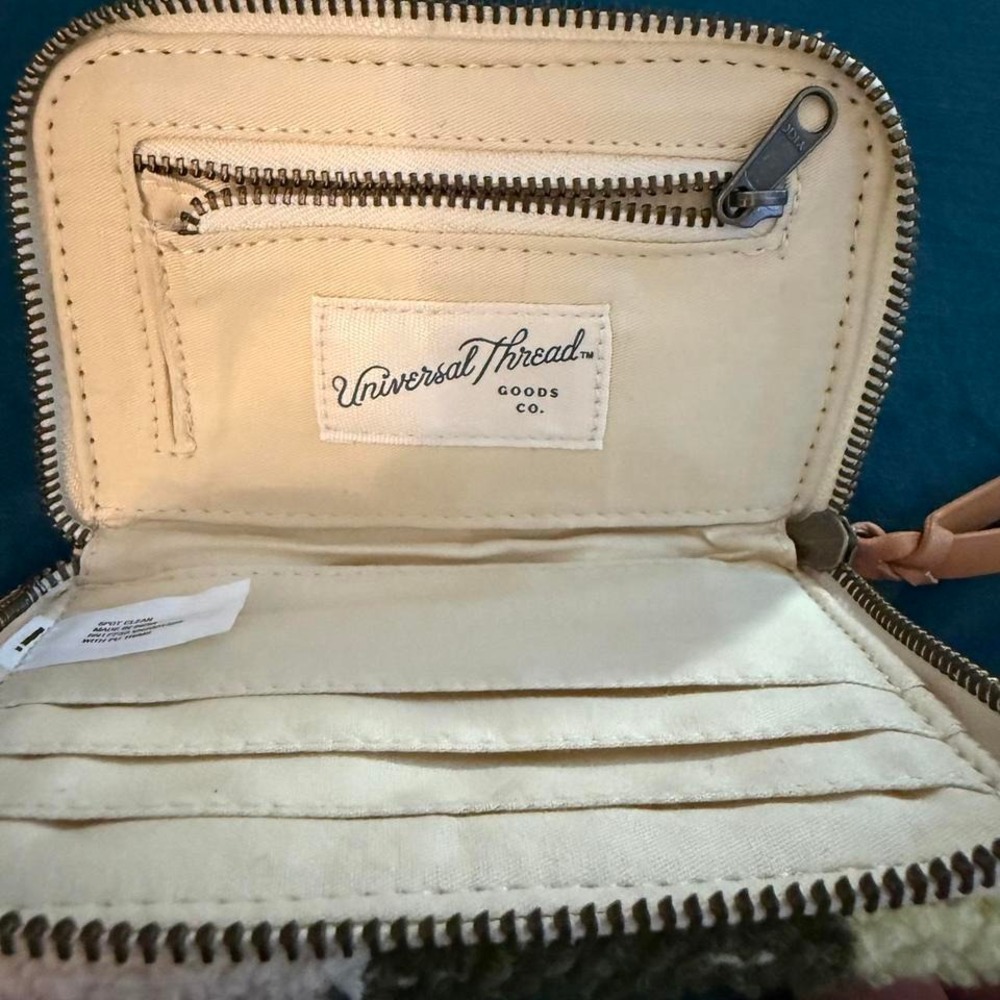 Universal Thread Tufted Geometric Zip Wallet Coin… - image 4